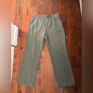 Lululemon Sage Green Straight Leg Sweatpants – Size 12